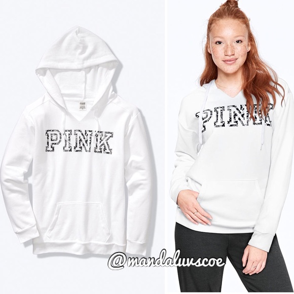 PINK Victoria's Secret Tops - 💕VS PINK WHITE PAISLEY BANDANA NOTCHNECK PULLOVER